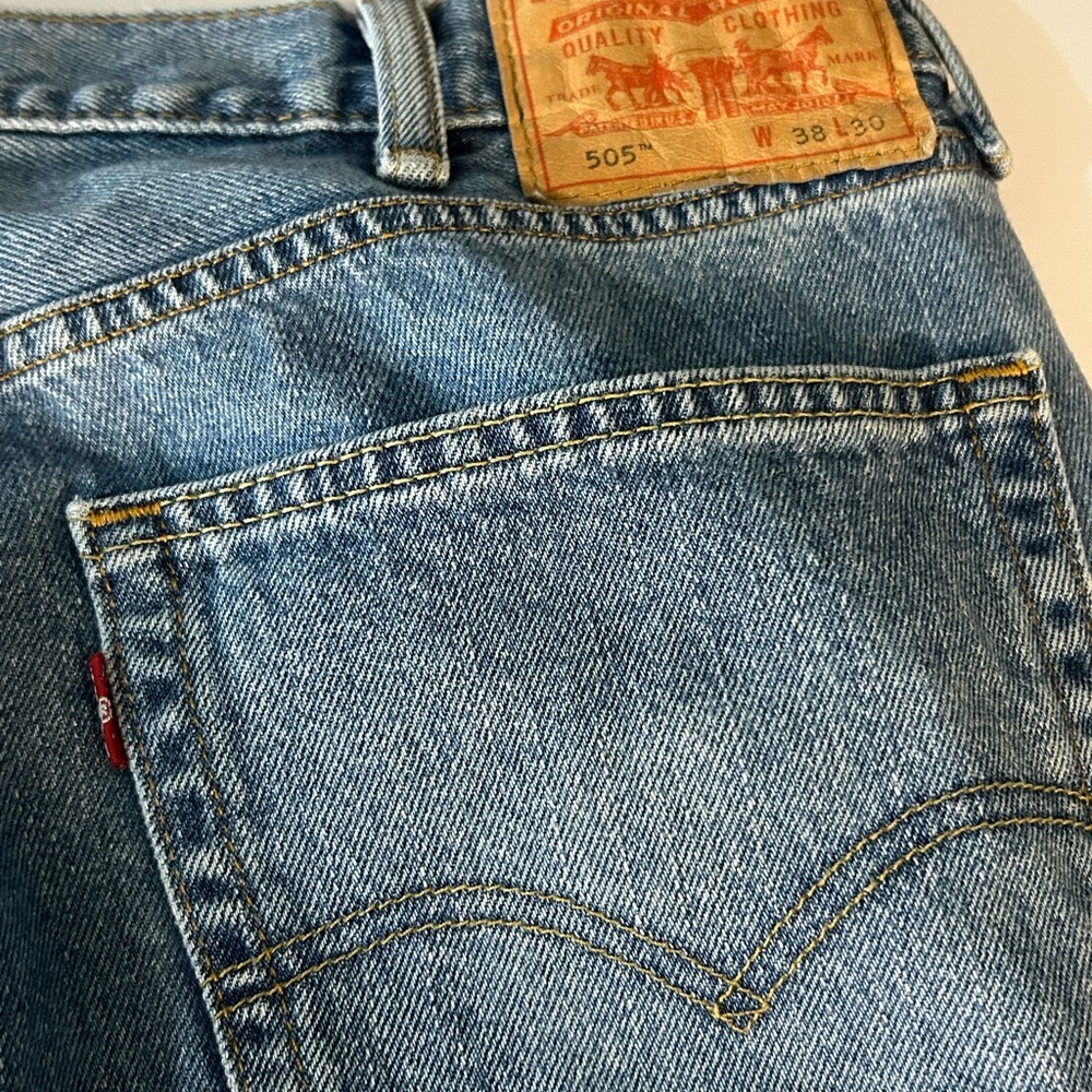 Levi's Straight Fit Denim Jeans‎ in Classic Blue